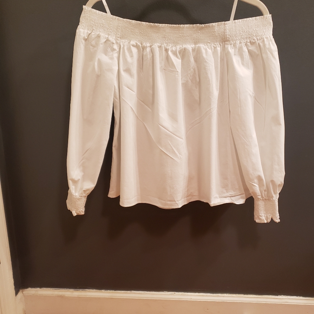 Crisp cotton white loft crop top